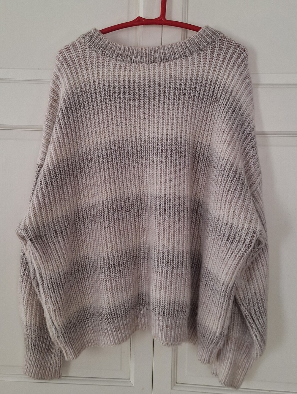Universal Threads sweater - Picture 4 of 6